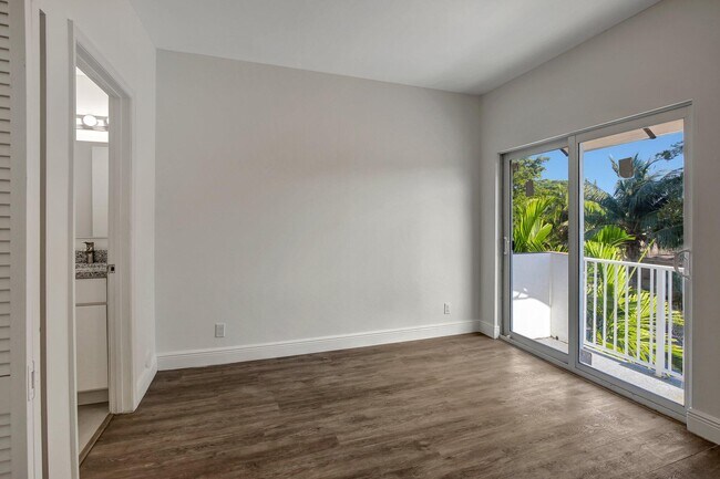 Building Photo - 1102 S 20th Ave