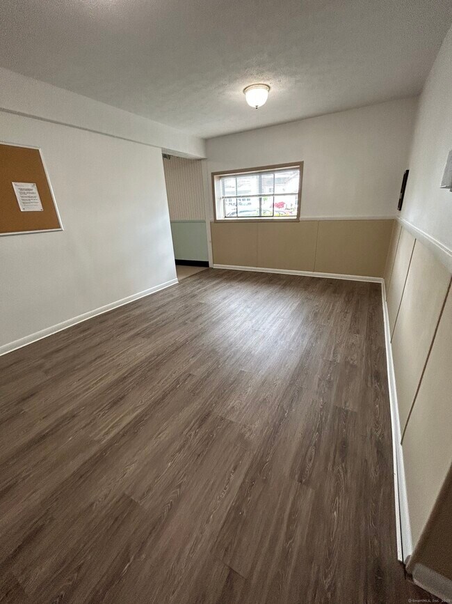Building Photo - 159 Kings Hwy