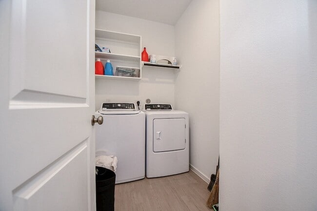 Building Photo - 26610 Coast Redwood Dr