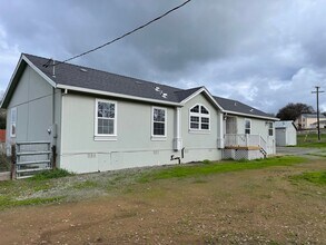 Building Photo - Large Lot, Home and Shop