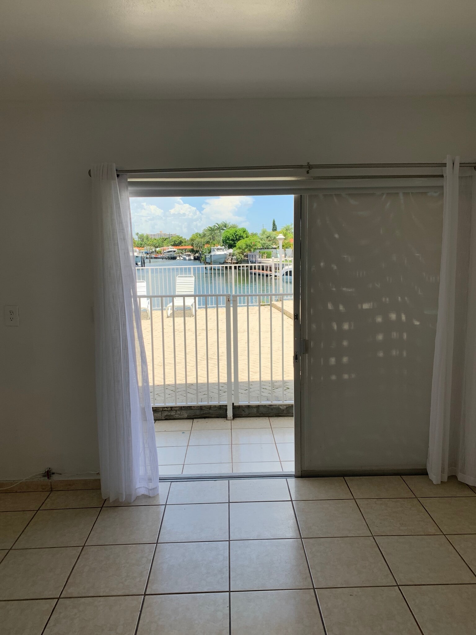 Building Photo - 2225 NE 123rd St