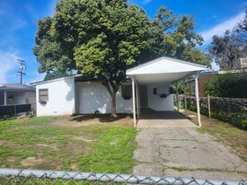 Building Photo - 1136 W Dakota Ave