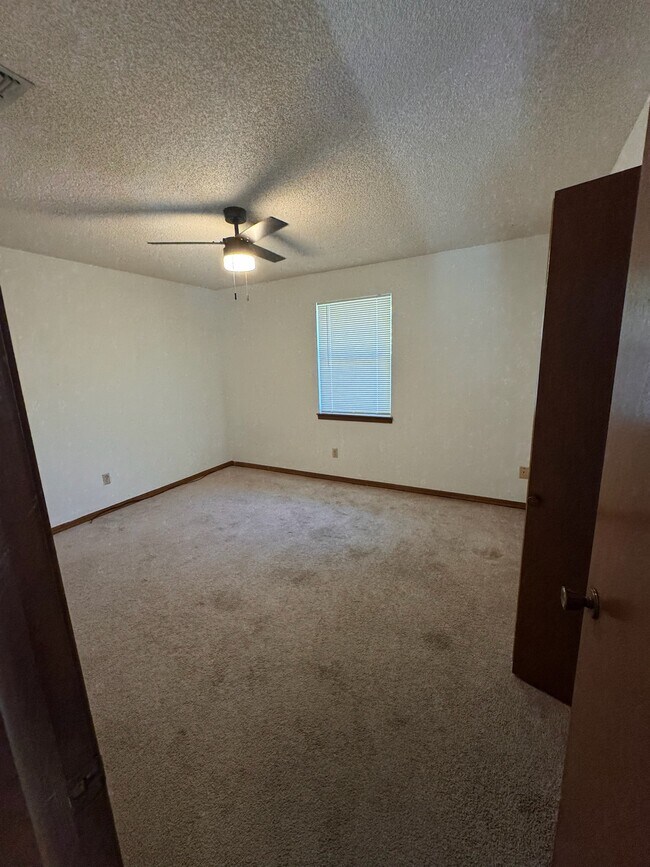 Building Photo - 11719 Fort Caroline Lakes Dr N