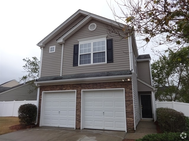 Building Photo - 165 Ilex Dr
