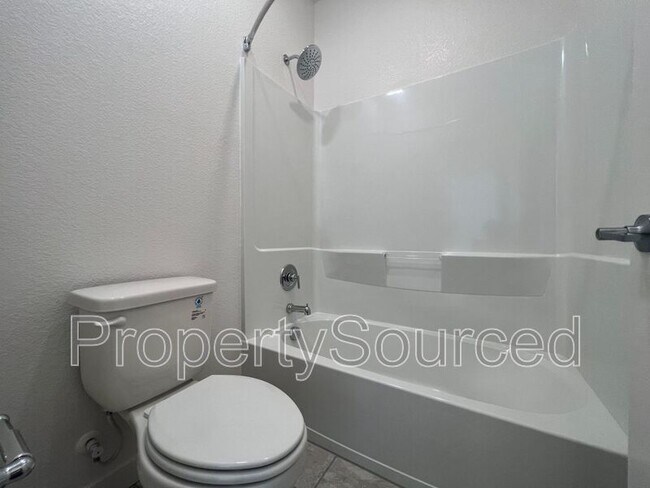 Building Photo - 1029 Pipit St