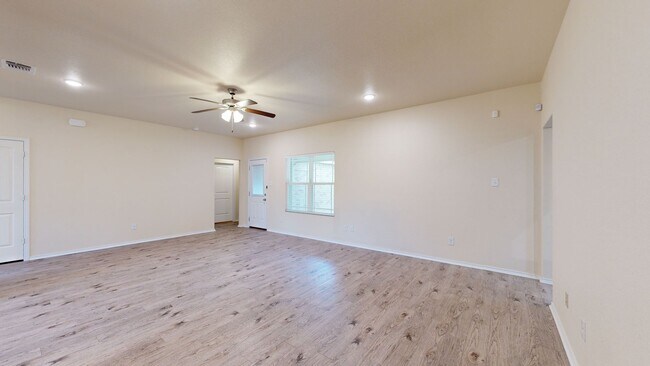 Building Photo - Minutes from Fort Hood charming 4 bedroom ...