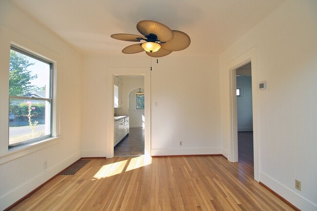 Building Photo - 3705 NE 66th Ave