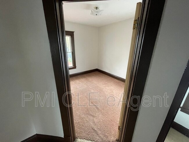 Building Photo - 2037 Bunts Rd