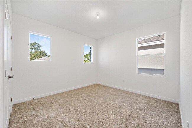 Building Photo - 18478 Claybrook St