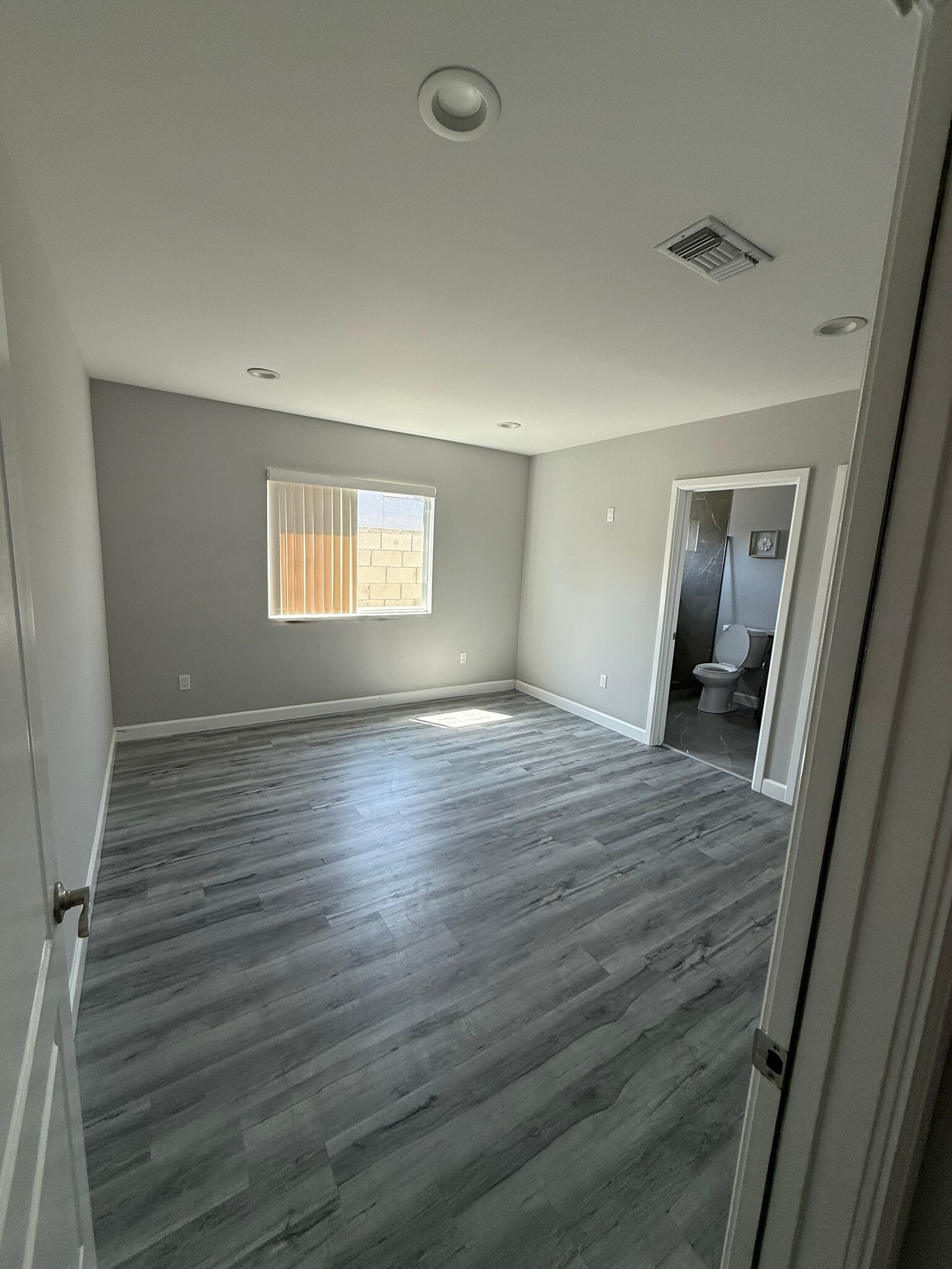 Building Photo - 8225 Ben Ave