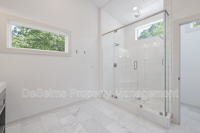 Building Photo - 227 53rd Ave N