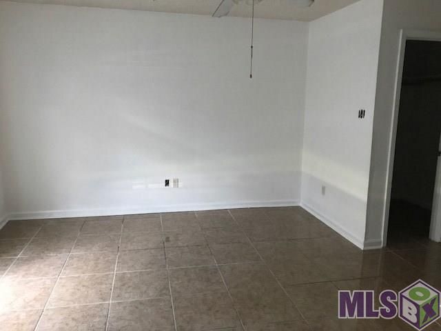 Building Photo - 30630 N John Dr
