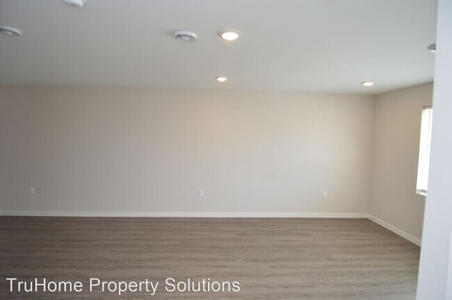 Building Photo - 3 br, 3.5 bath House - 1079 Thames Court