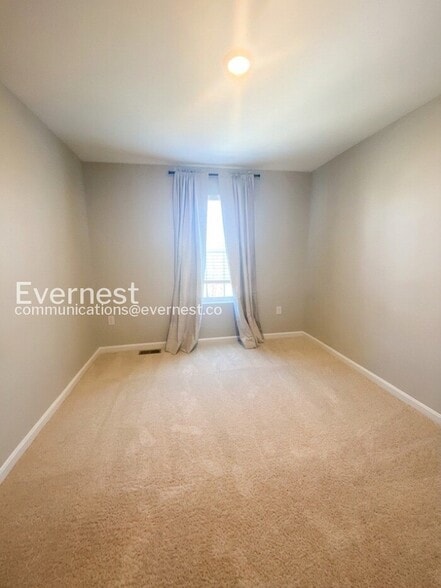 Building Photo - 21 Valiant Ct