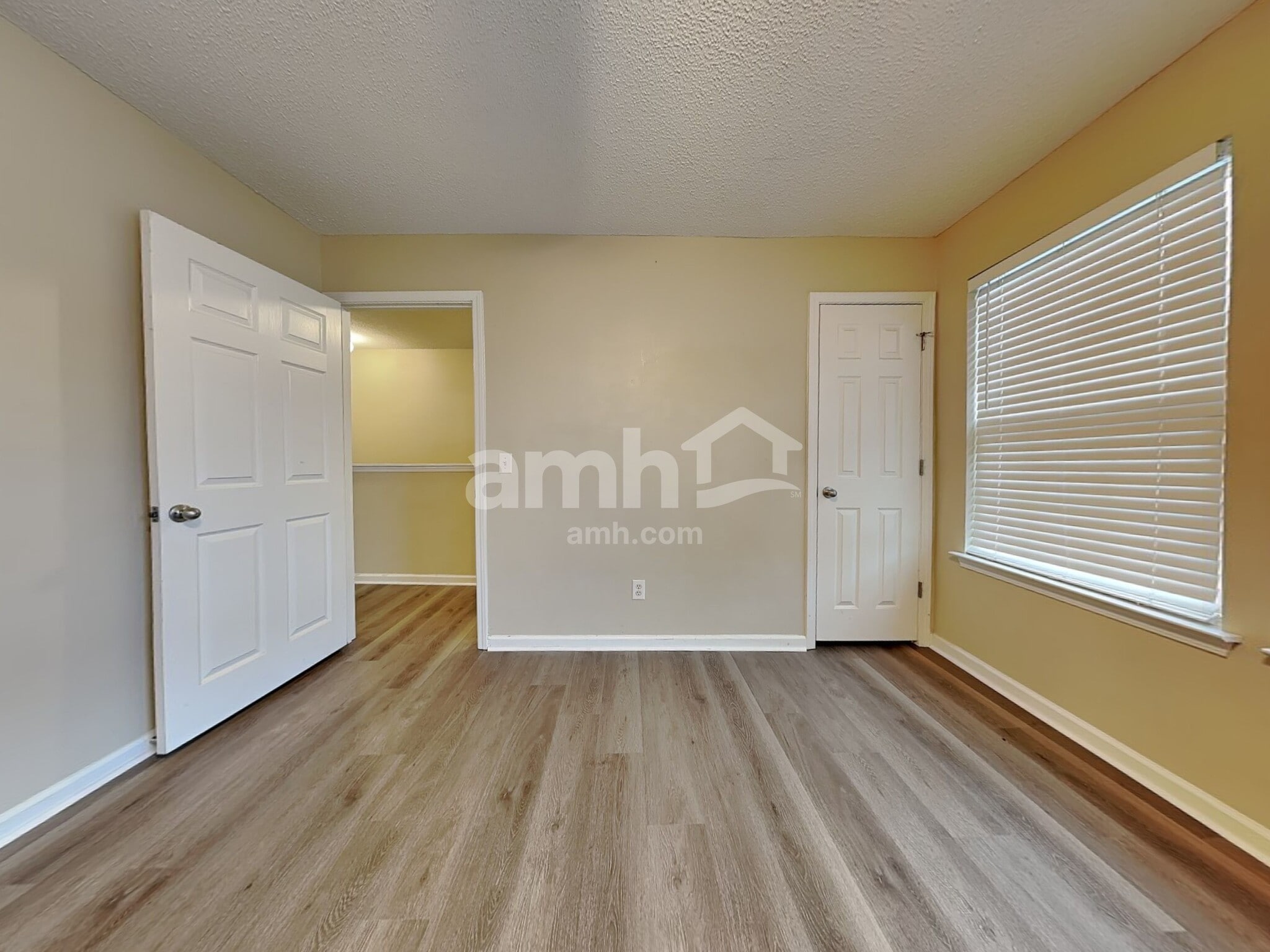 Building Photo - 1 Holly Springs Cir