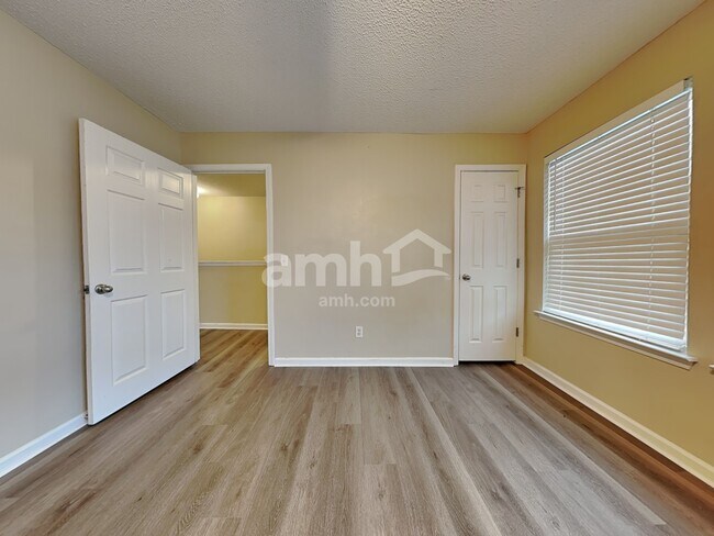 Building Photo - 1 Holly Springs Cir