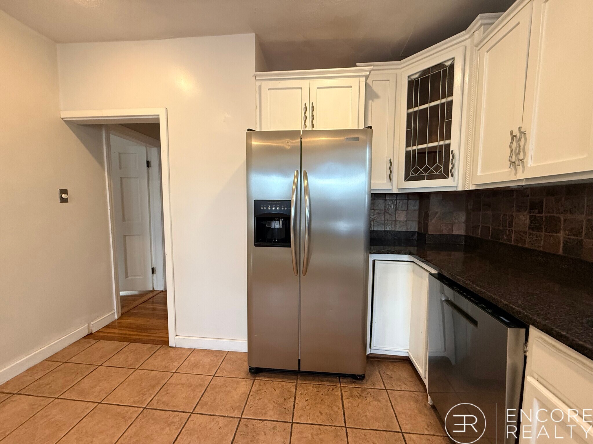 Building Photo - 723 Bennington St