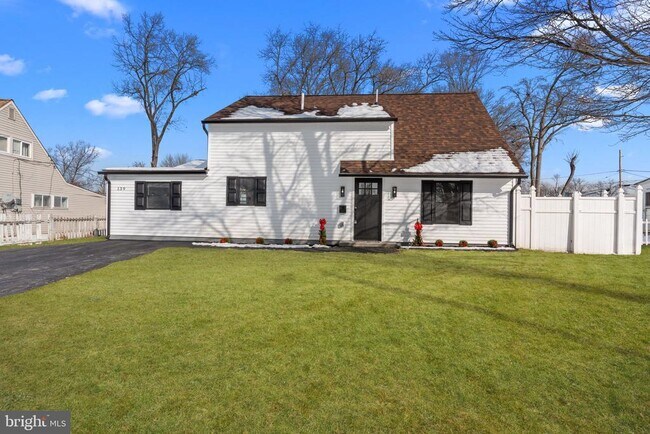 Building Photo - 139 Ivy Hill Rd