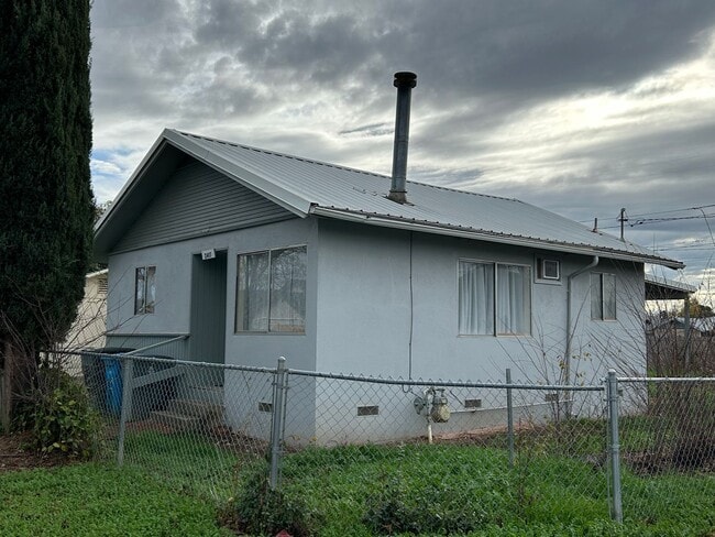Primary Photo - 2417 A St