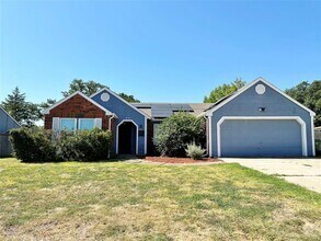 Building Photo - 814 N Riverside Dr