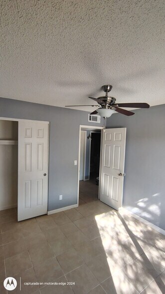 Building Photo - 7038 W Fillmore St