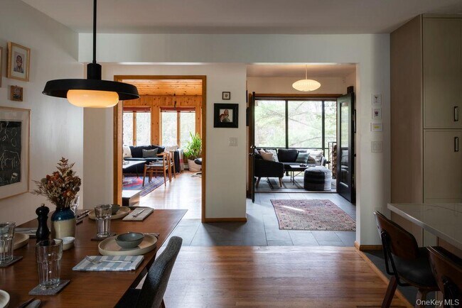 Building Photo - 42 Lake Pleasant Rd