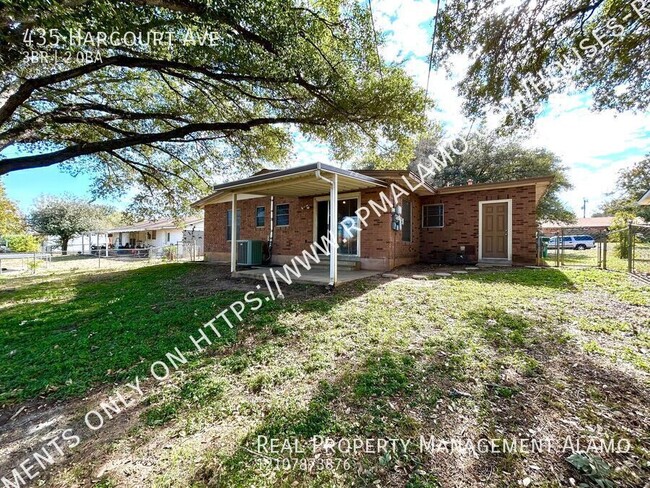 Building Photo - AVAILABLE NOW! 3 Bedroom / 2 Bath Home Nea...