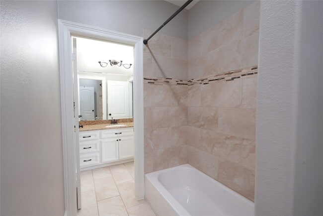 Building Photo - 32726 Tall Oaks Way