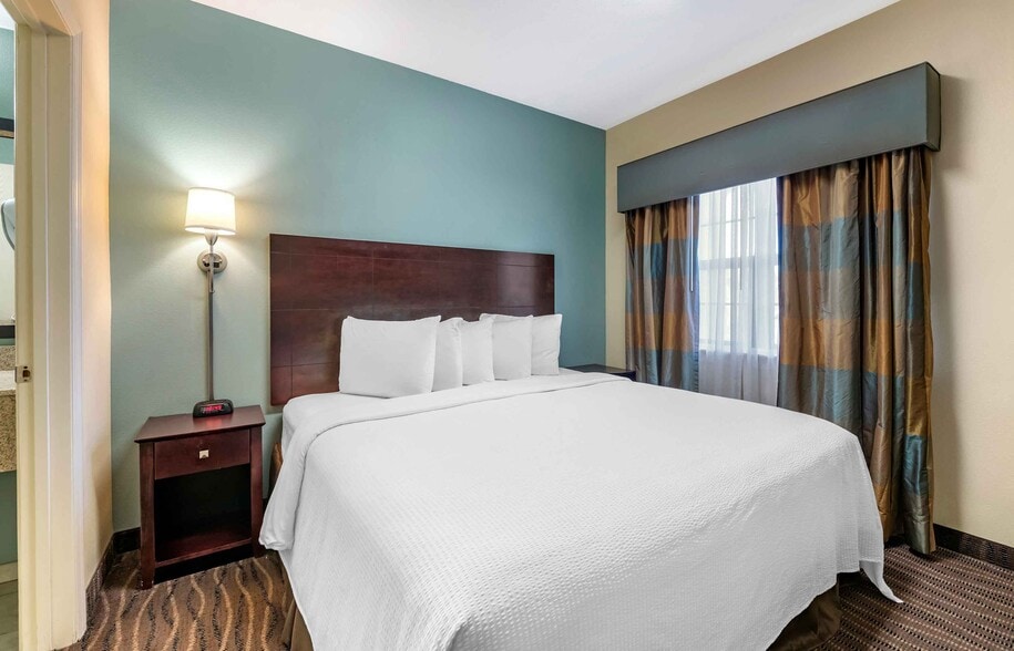 Building Photo - Furnished Studio-Lakeland - I-4