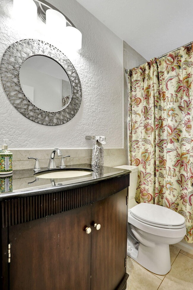 Building Photo - 2850 Carambola Cir S