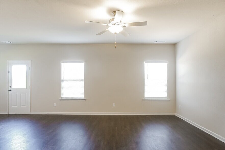 Building Photo - 128 Brook Dr