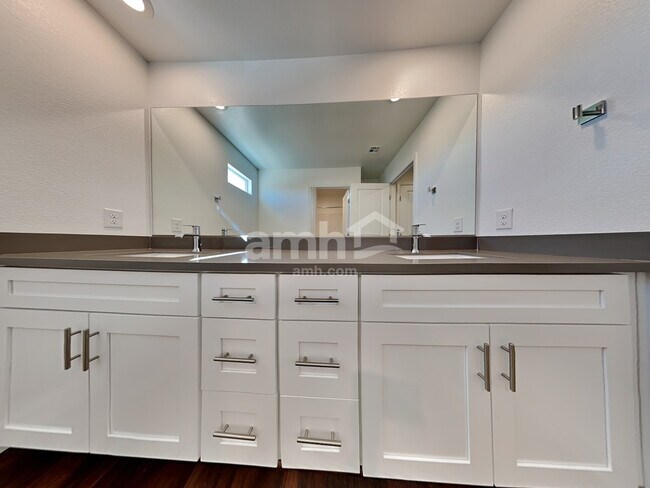 Building Photo - 298 Austin Bellerose Place