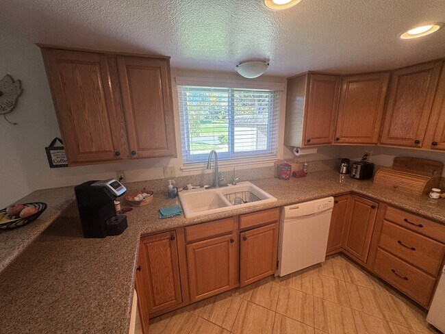 Building Photo - 23799 Monterey Salinas Hwy