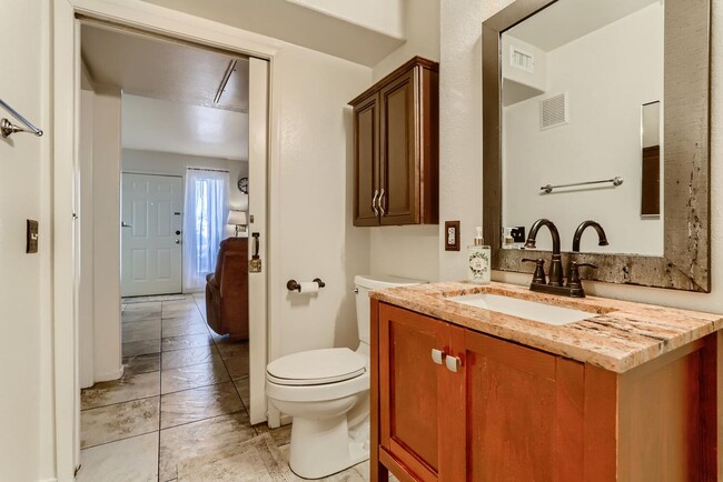 Building Photo - FULLY FURNISHED 2 bedroom condo near UNLV!