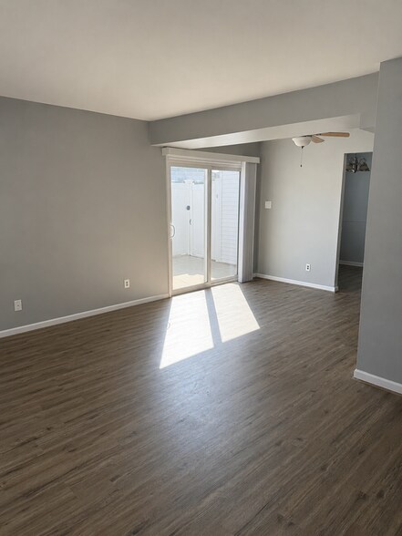 Building Photo - 8 Reliance Ct