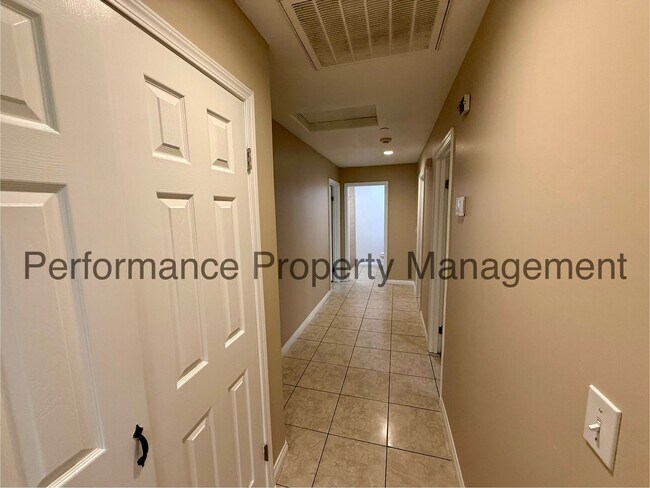 Building Photo - 624 Knotts St