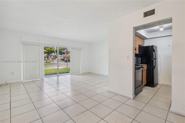 Building Photo - 7430 SW 82nd St