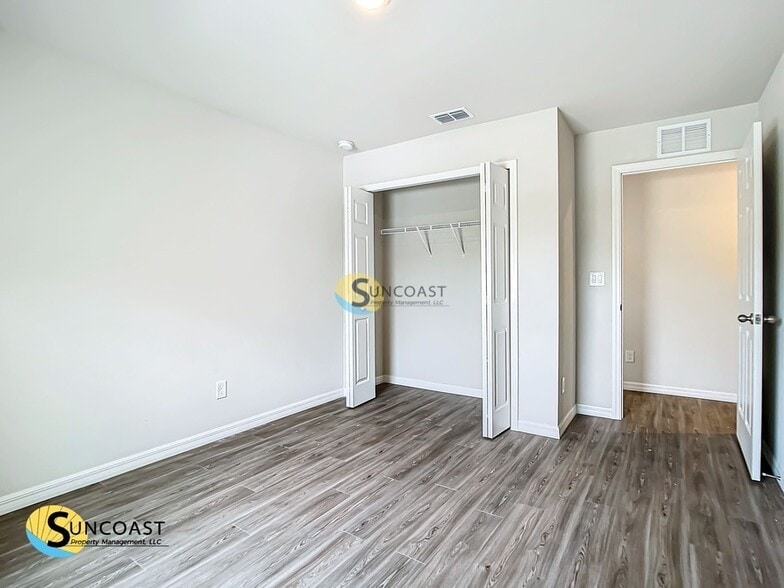 Building Photo - 357 Greenbriar Blvd