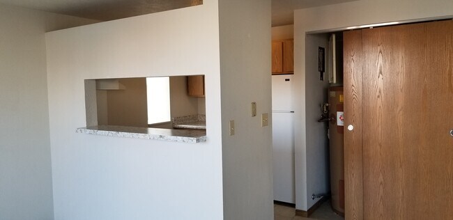 Building Photo - 225 E High St