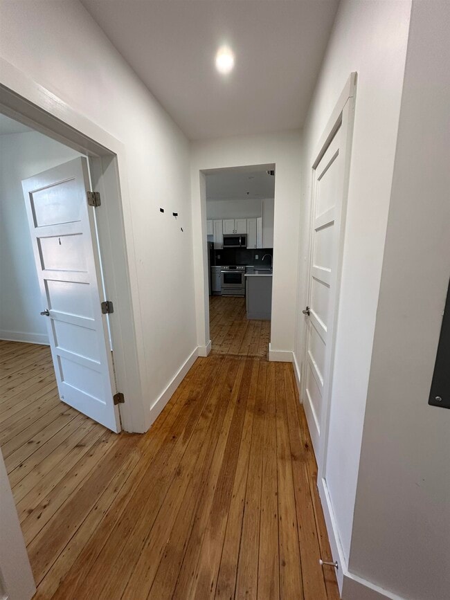 Building Photo - 4 Elliot St