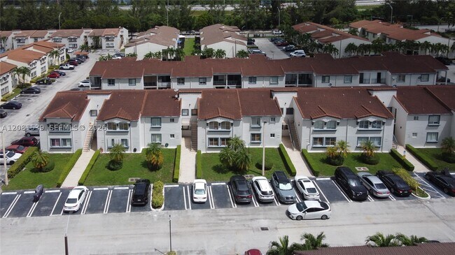 Building Photo - 12527 NW 11th Ln