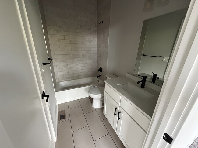 Building Photo - 357 Loeffler Ave
