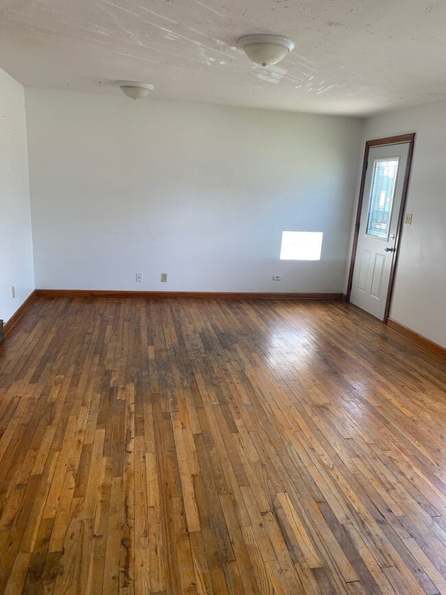 Building Photo - FIRST MONTH'S RENT 1/2 PRICE! 2 bedroom, 2 bath house located near waterpark!  ¡PRIMERO MES DE AL...