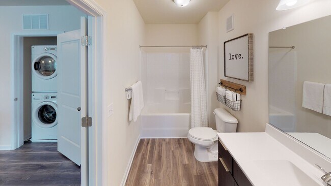Building Photo - A3 | 1 Bed 1 Bath | 899 sf
