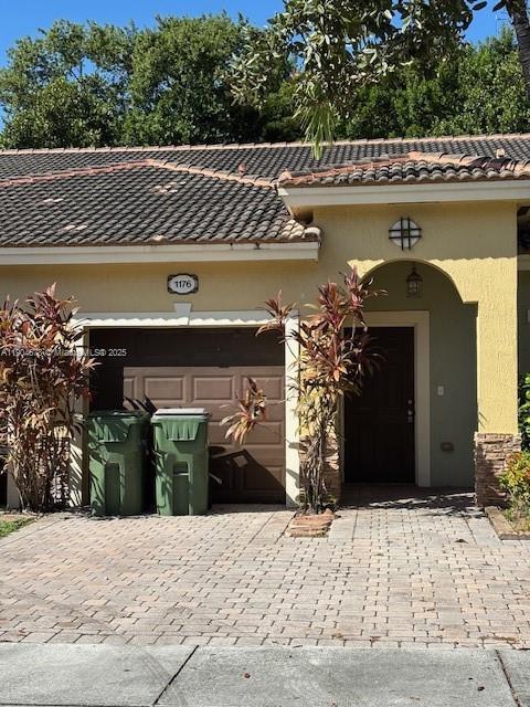 Building Photo - 1176 NE 32nd Ave