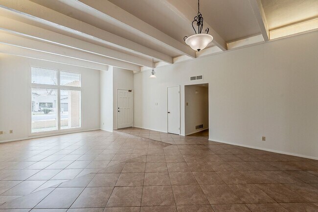 Building Photo - 85254! Four Beds with POOL!