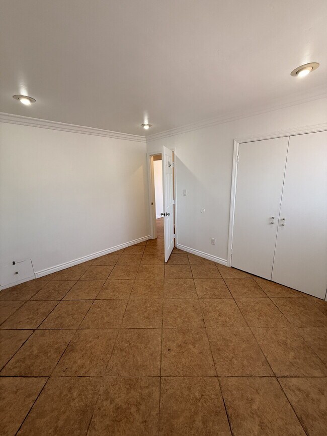 Building Photo - $3,500 - 3 Bed / 1 Bath House in Chula Vista with a Large Yard!