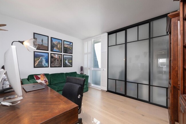 Building Photo - 543 Starboard Dr