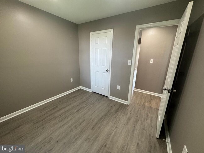Building Photo - 8216 Dellwood Ct
