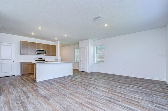 Building Photo - 32463 Weathered Oak Dr